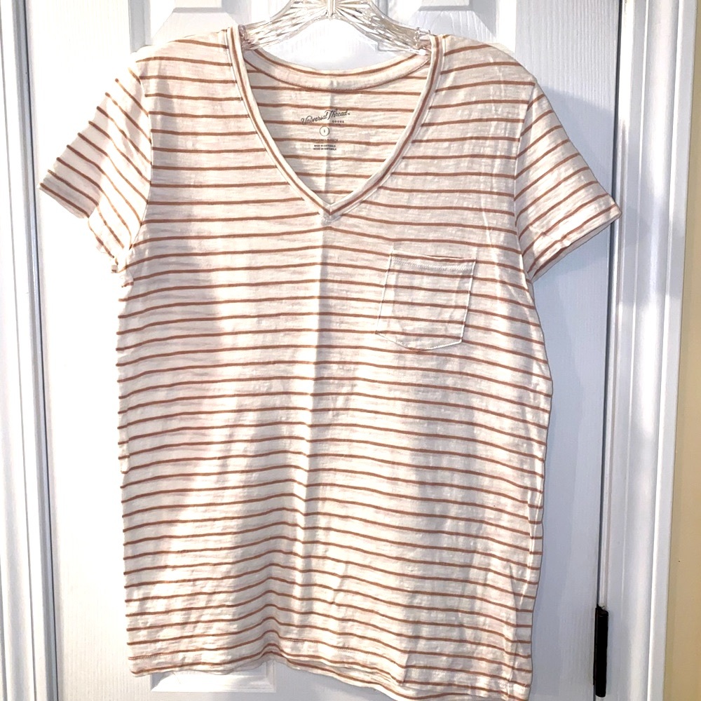 Women’s Tee Universal Threads size small